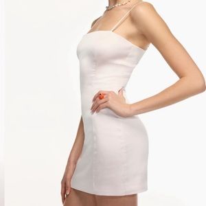 Aritzia Sunday Best Shimmer Dress Satin tube dress in Strawberry Puff- size: 6